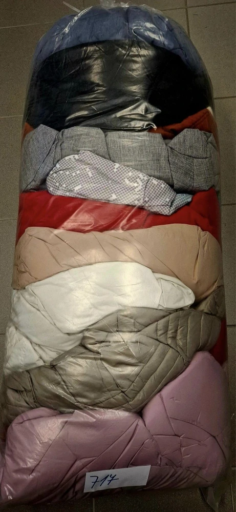 Balík 717, 10 Kg Výběrový mix na praní zimní pro dospělé, 1 jakost + cream