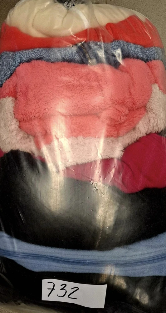 Balík 732, 5 Kg, Výběrové flísové mikiny pro dospělé, 1 jakost + cream
