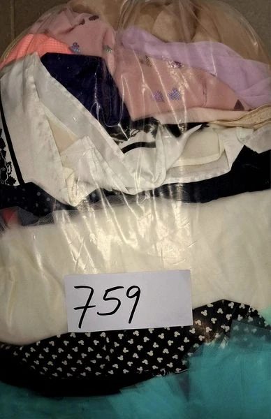 Balík 759, 5 Kg Výběrové dívčí sváteční oblečení, 1 jakost + cream