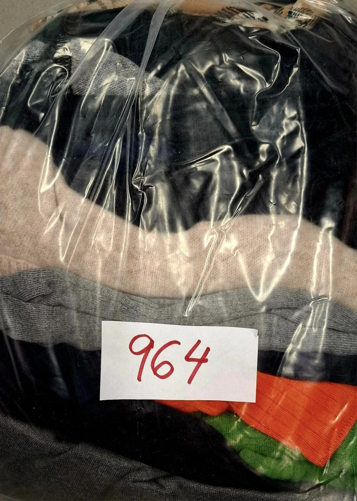 Balík 964, 5 Kg, Levné šaty a sukně zimní, 1 jakost, okr.2, AKČNÍ CENA 578 KČ