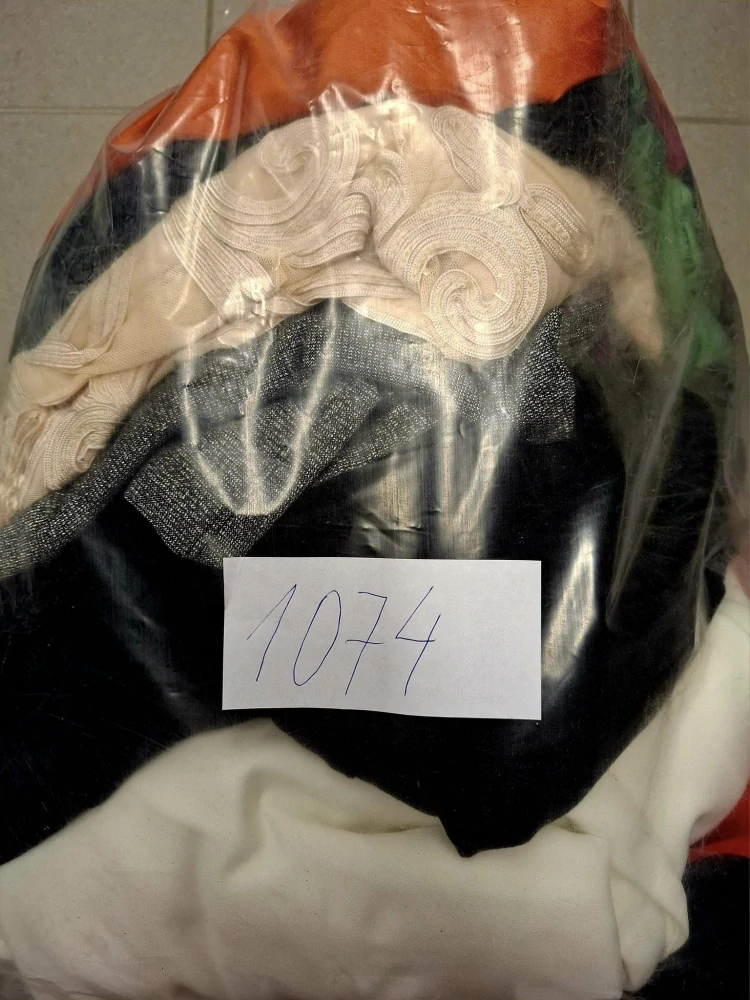 Balík 1074, 5 Kg, 5 Kg Dámské společenské oděvy, 1 jak.+cream