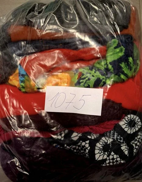 Balík 1075, 5 Kg, Výběrové šaty a sukně zimní, 1 jakost + cream