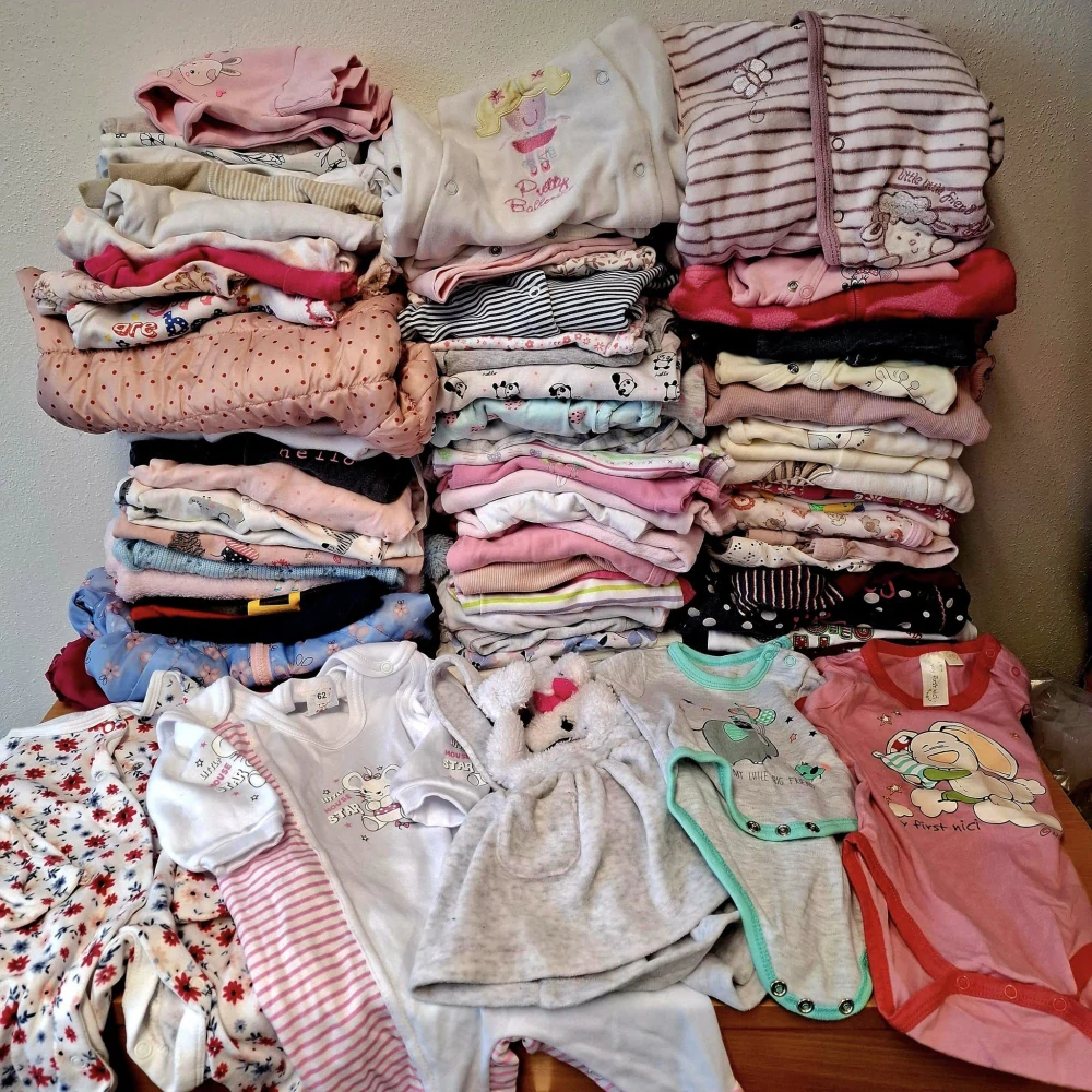Balík 33/25, 5,4 Kg, Dívka velikost 0-3 měsíce, 1,2 jakost, 81 Ks