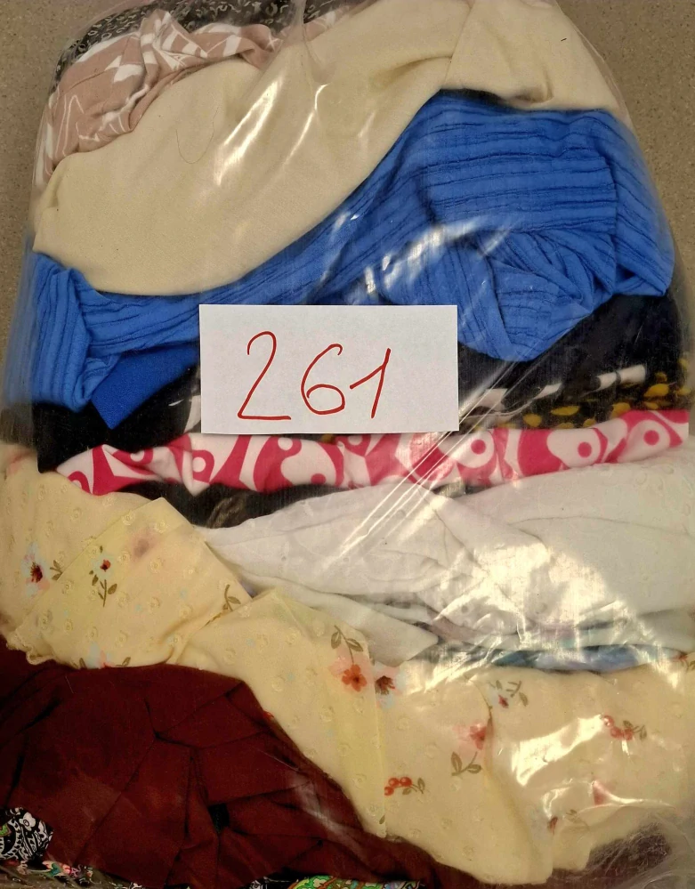 Balík 261/25, 5 Kg, Dámské šaty letní, 1 jakost, cca 20-25 ks v balení