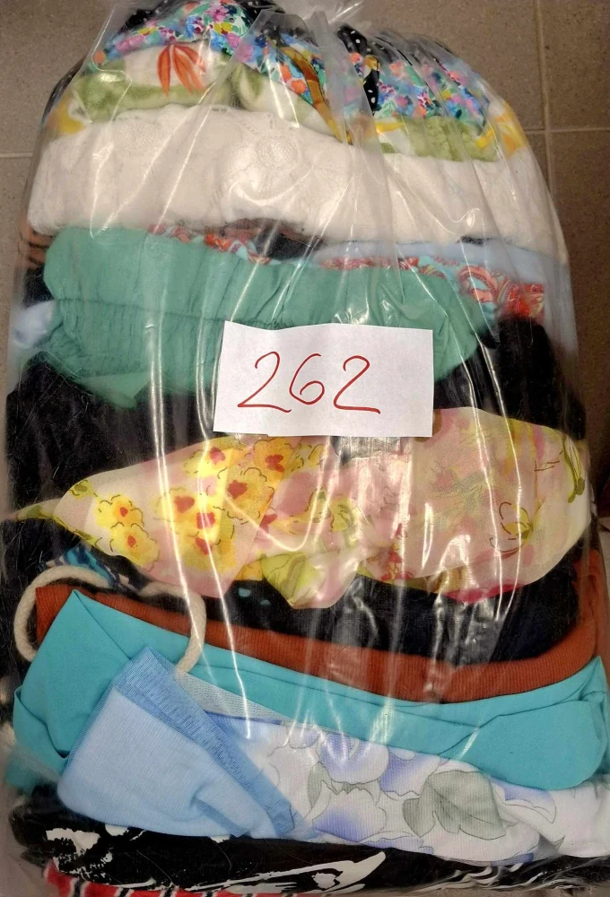 Balík 262/25, 5 Kg, Dámské šaty letní, 1 jakost, cca 20-25 ks v balení