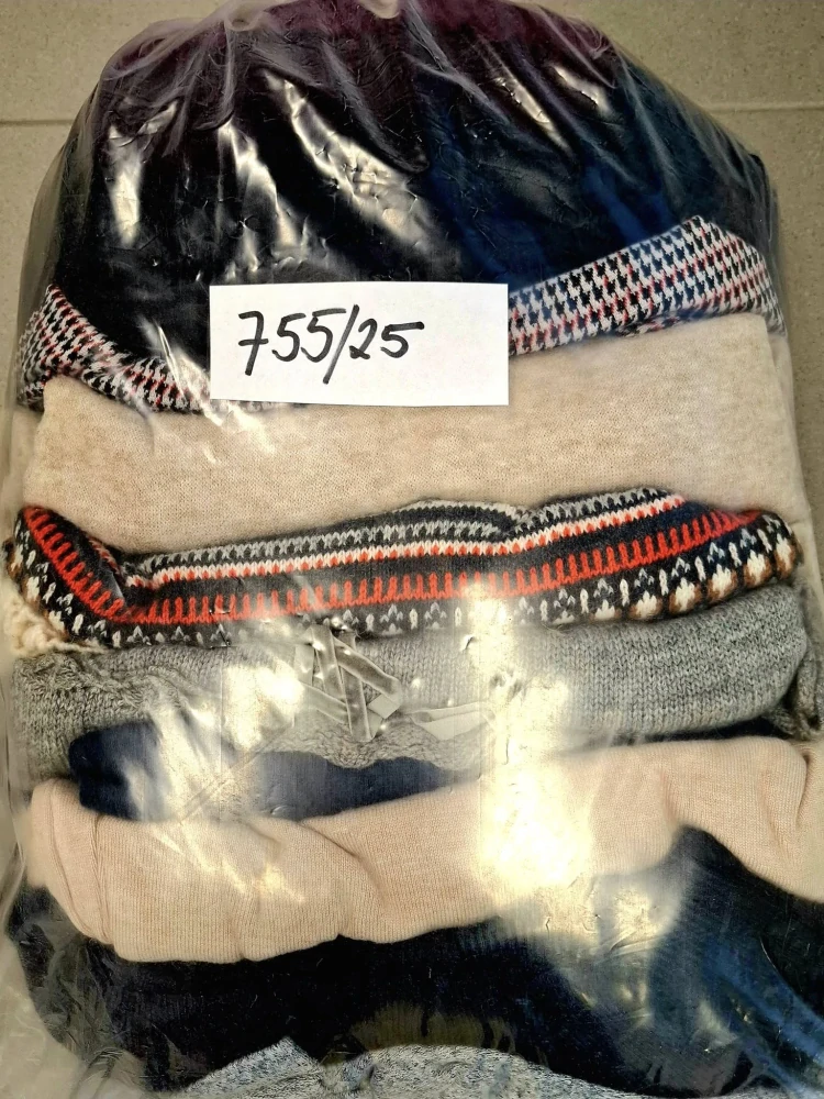 Balík č. 755 – 5 kg – dámské šaty – podzim/zima – 1. jakost + okrajově 2.