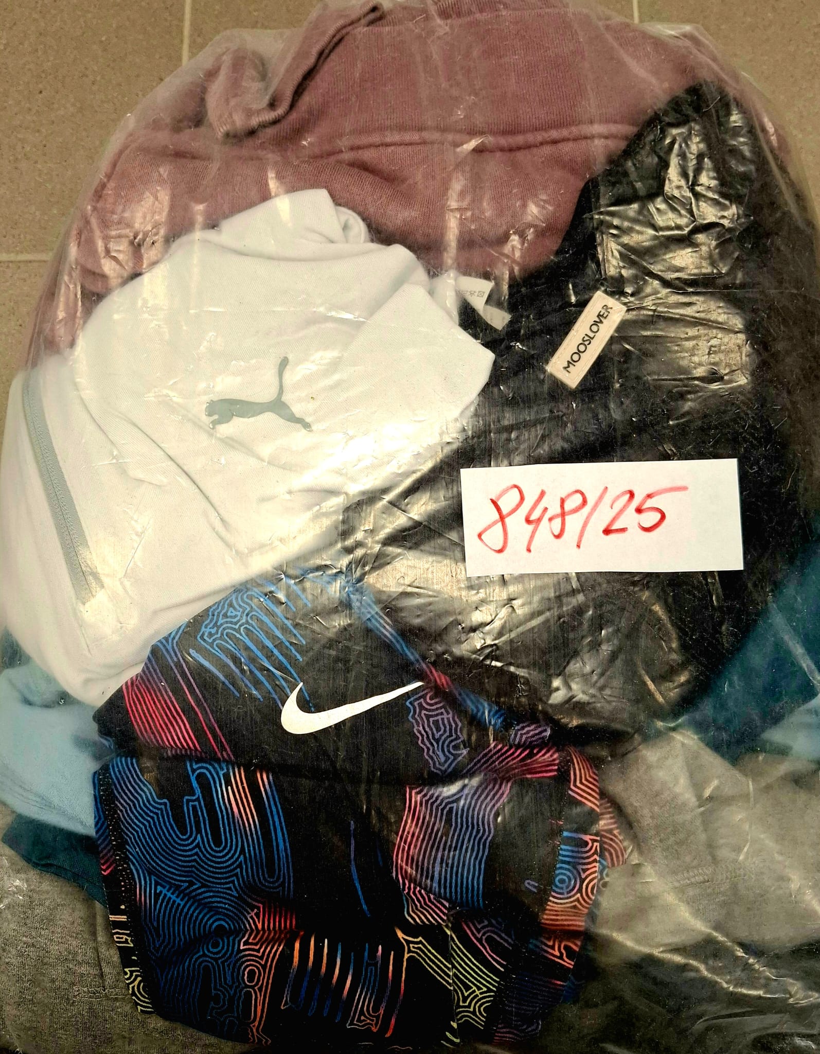 Balík 848/25, 5 kg, mix značkový sport (Nike, Adidas, Puma) + sportovní legíny, kraťasy, mikiny (klasické i obyčejné sportovní značky – 1 jakost, pár kusů 2 jakost