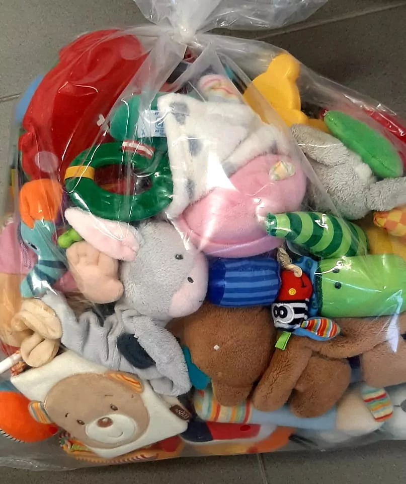 Balík 77 , Kinder vajíčko hraček pro nejmenší, 2 kg, 1 jakost
