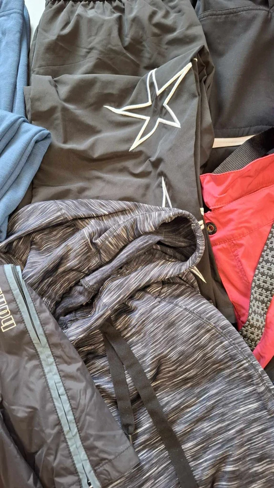 Balík 485 – 5 Kg Sportovní teplákovina pro dospělé | 22 ks | 1. jakost + cream