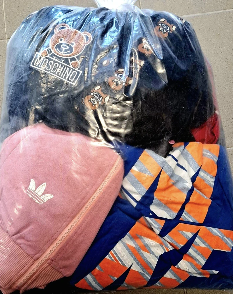 Balík 584/25, Značkový sport pro dospělé a děti + jiné značky., Originál 5 kg,1,2 jak.