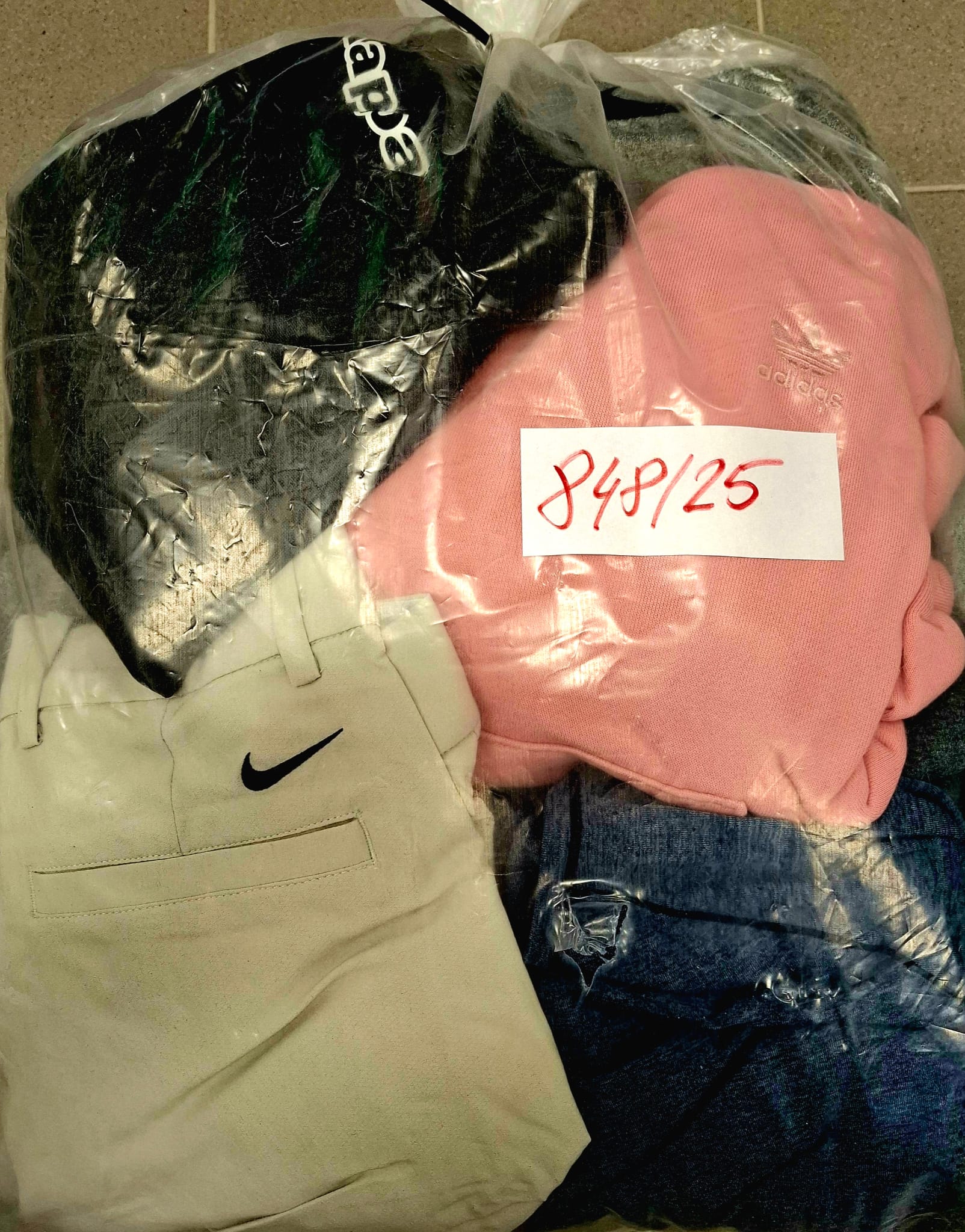 Balík 848/25, 5 kg, mix značkový sport (Nike, Adidas, Puma) + sportovní legíny, kraťasy, mikiny (klasické i obyčejné sportovní značky – 1 jakost, pár kusů 2 jakost