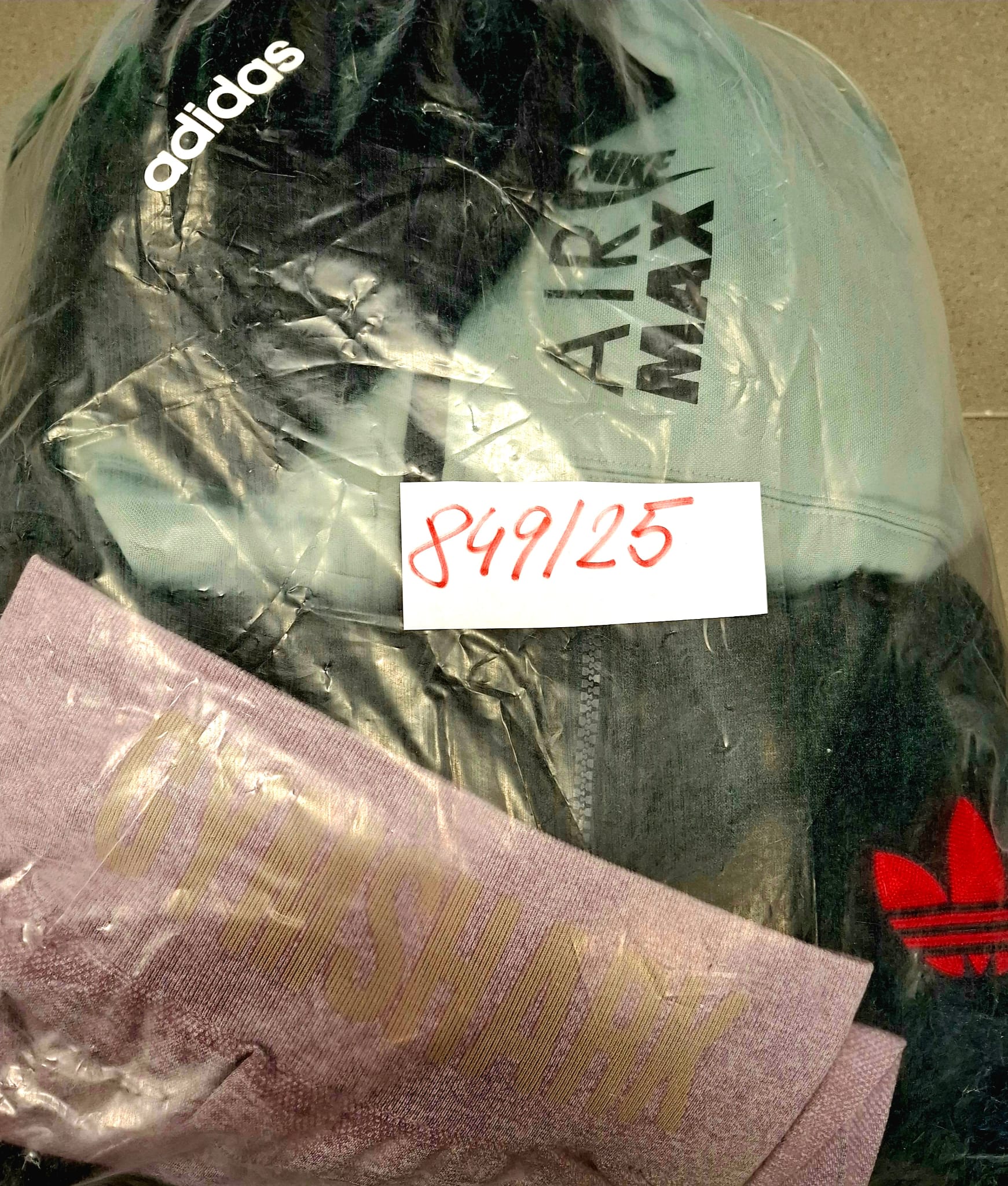 Balík 849/25, 5 kg, mix značkový sport (Nike, Adidas, Puma) + sportovní legíny, kraťasy, mikiny (klasické i obyčejné sportovní značky – 1 jakost, pár kusů 2 jakost