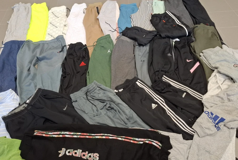 Balík 254/26 – 14 Kg tepláky pro dospělé, 1. a 2. jakost, 38 ks, Originál Anglie