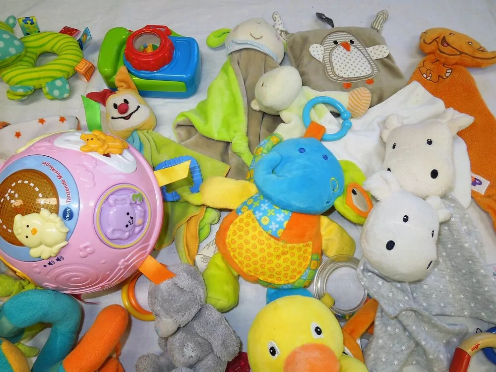 Balík 285, Hračky pro nejmenší, 2 kg, 23 ks - video balík