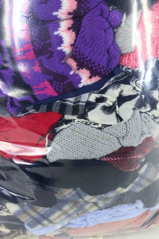 10 kg, Čepice, šály, rukavice, 1 jak, okr.2, k dodání do 7 dnů od zaplacení