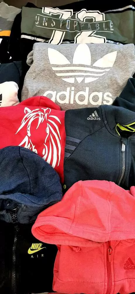 Balík 303, 25 KG ORIGINÁL DĚTSKÉ MIKINY, 1,2,3 JAKOST, CCA 90 KS V BALENÍ