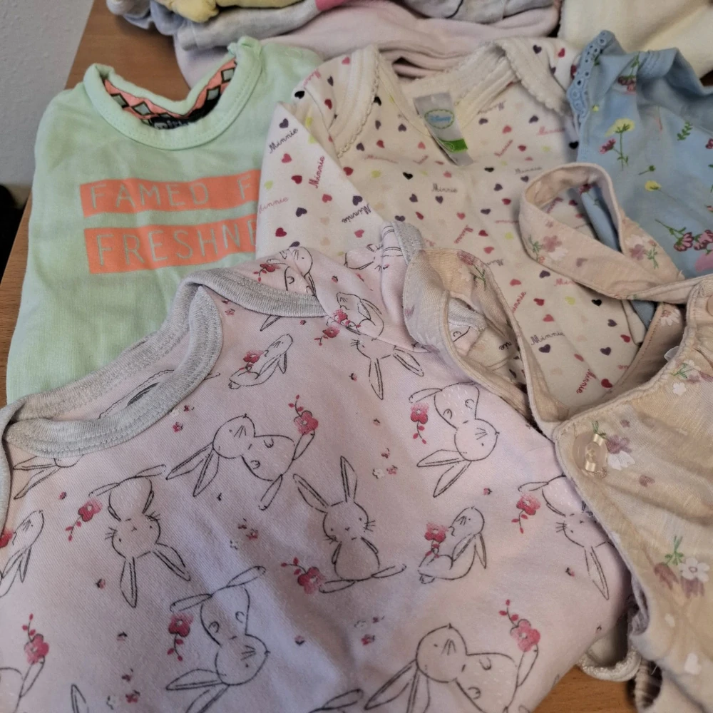Balík 34/25, 3,8 Kg, Dívka velikost 0-3 měsíce, 1,2 jakost, 58 Ks