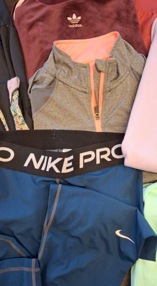 Balík 256, 10 Kg, Výběrový sportovní dámský mix cream+1 jakost, XS - XXL, 45 Ks