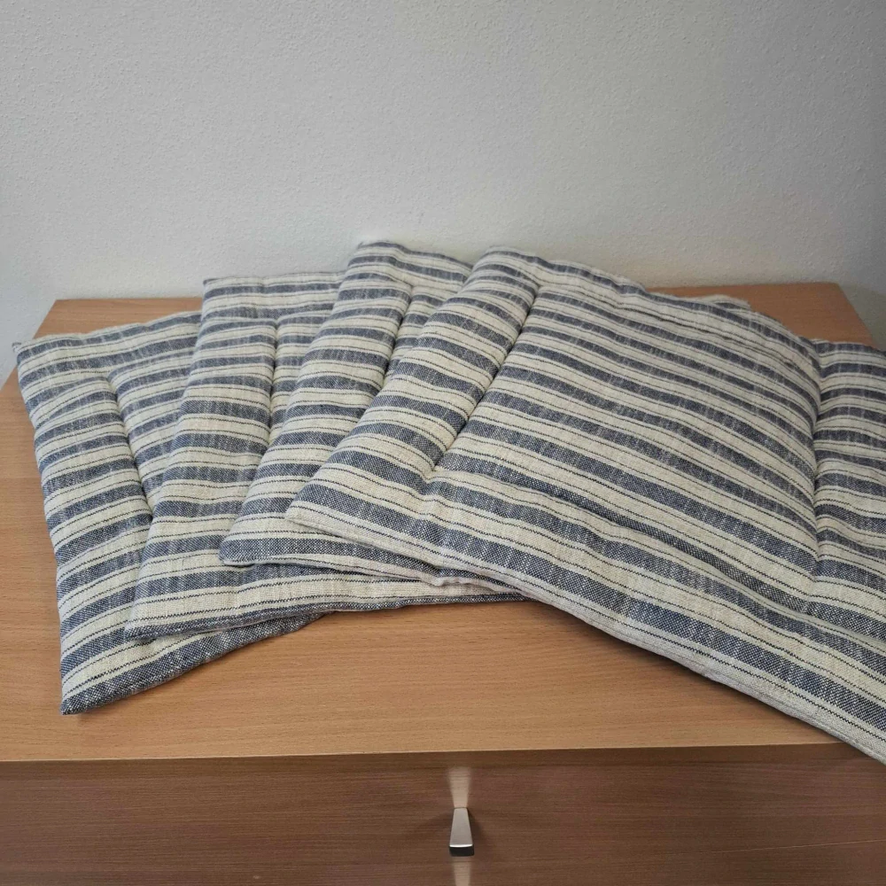 Balík 344/25 – Nové ručně šité podsedáky na židle a lavice, 0,9 Kg