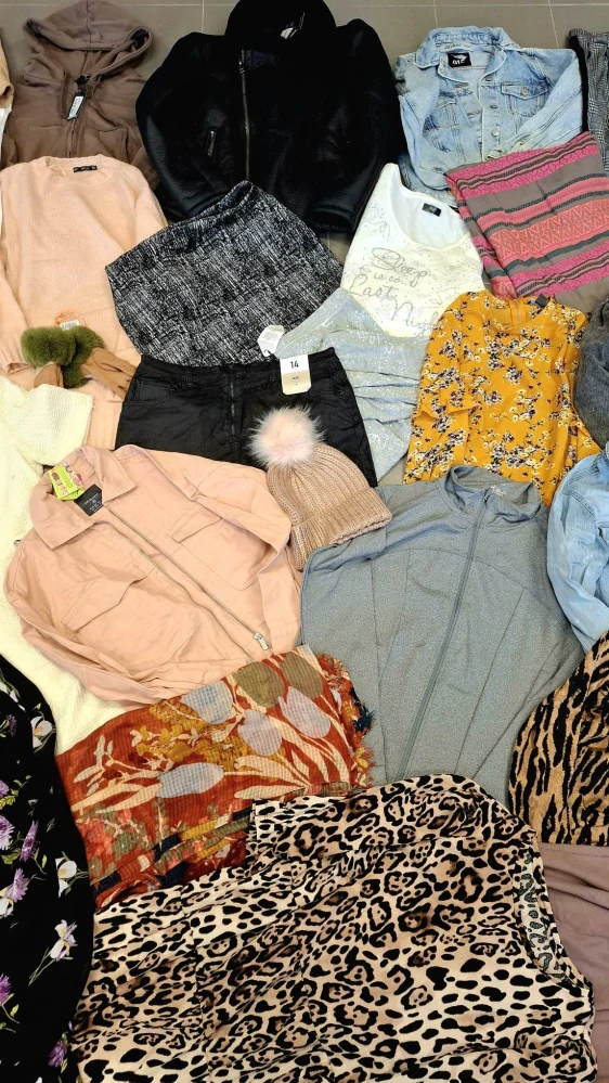 Balík 6/26 – 25 kg výběrový dámský jarní mix, první jakost + CREAM + něco může být OUTLET