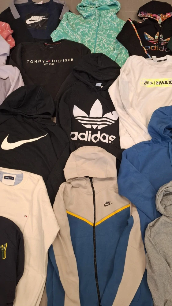 Balík 79/26 – 25 kg značkové mikiny pro dospělé, 1 a 2 jakost