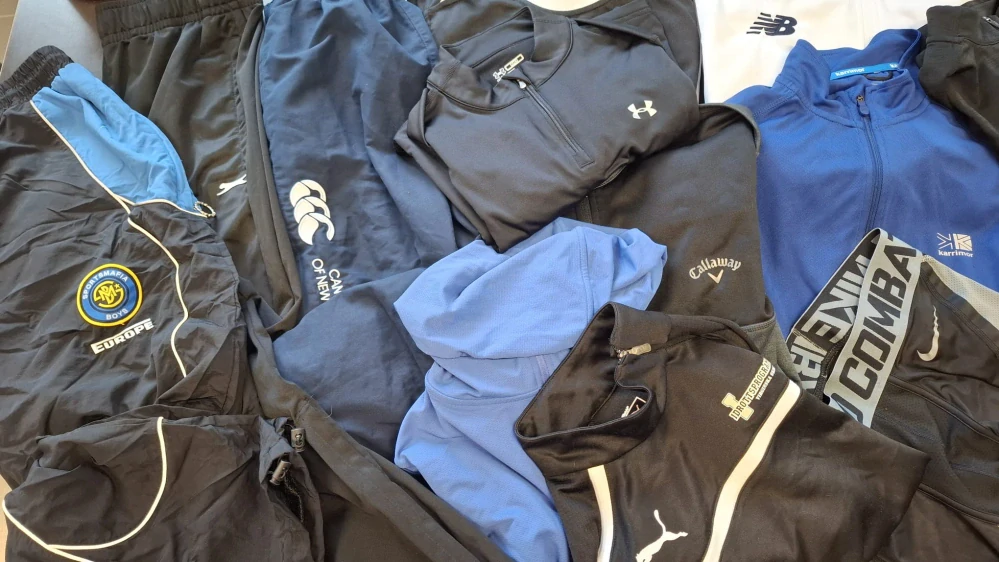  Balík 181/26, 5 Kg Výběrové sportovní mikiny, trika, tepláky, kalhoty pro dospělé,  1 jakost + cream ), Akce 1374 kc, vse nafoceno. Velikosti S až XL