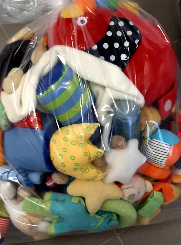 Balík 77 , Kinder vajíčko hraček pro nejmenší, 2 kg, 1 jakost
