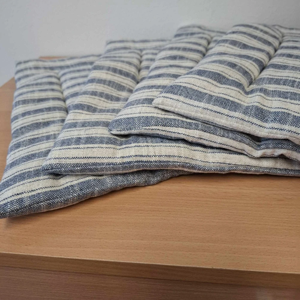 Balík 344/25 – Nové ručně šité podsedáky na židle a lavice, 0,9 Kg