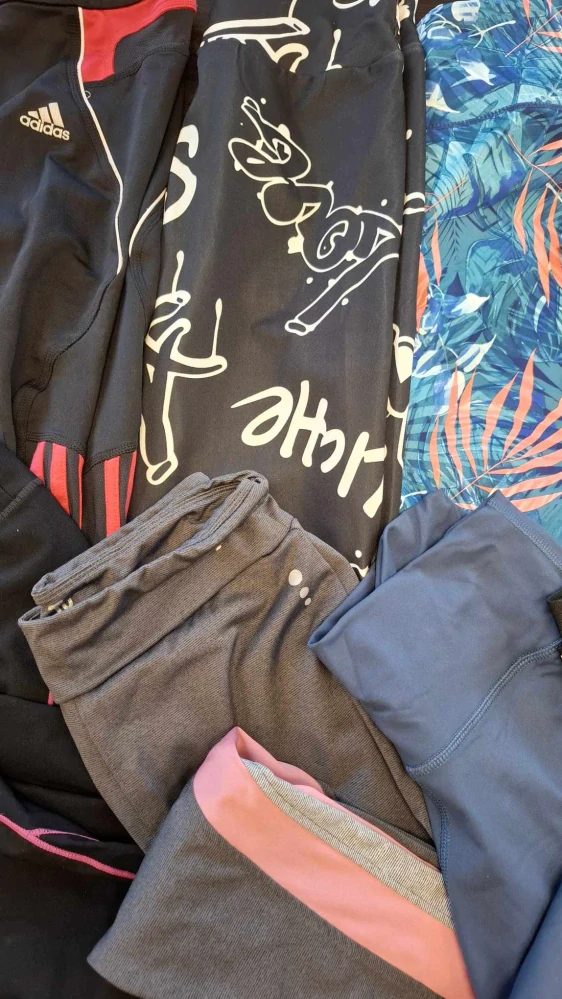 Balík 517/25 – 4 Kg | Dámské sportovní legíny | 1. jakost + cream | 20 ks | Velikosti XS–XL