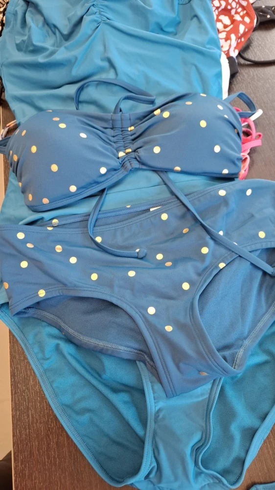 Balík 265/26 - 5 kg - Dámské plavky - 1. jakost + cream, něco s visačkou