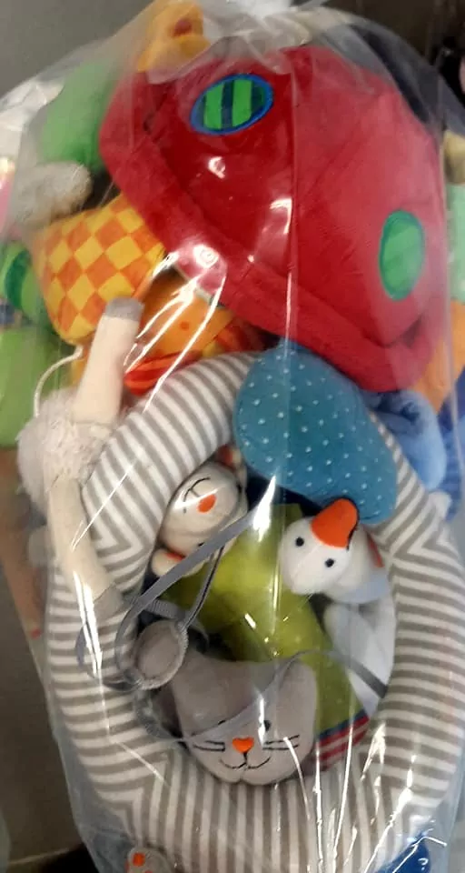Balík 77 , Kinder vajíčko hraček pro nejmenší, 2 kg, 1 jakost