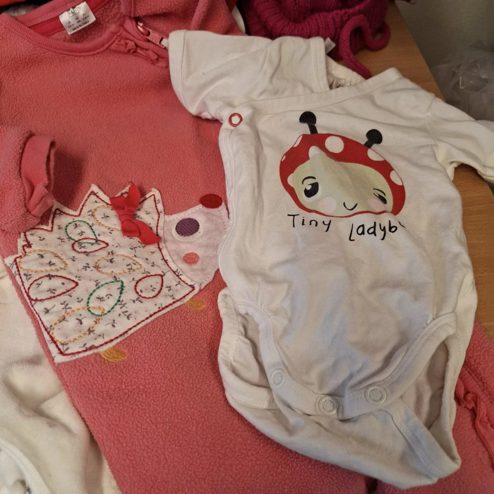 Balík 31/25, 3,2 Kg, Dívka velikost 68-80 (3-12 měsíců), 1,2 jakost, 41 Ks