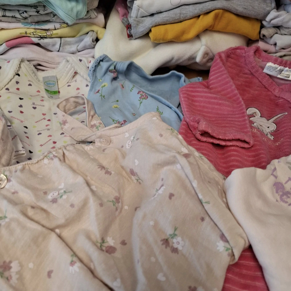 Balík 34/25, 3,8 Kg, Dívka velikost 0-3 měsíce, 1,2 jakost, 58 Ks