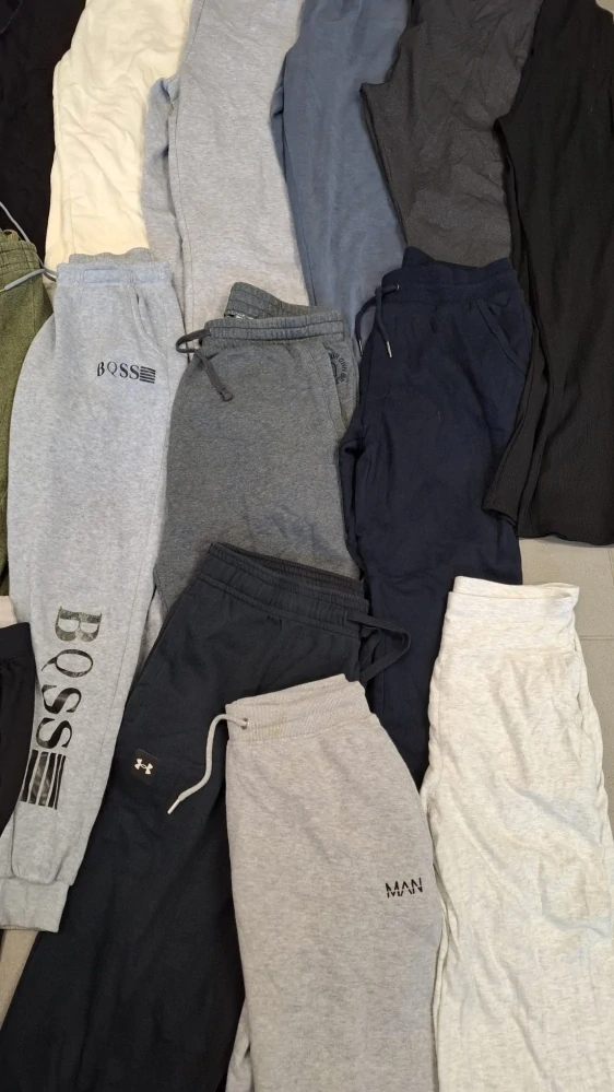 Balík 249/26 – 25 Kg tepláky pro dospělé, 1. a 2. jakost, cca 60-65 ks, Originál Anglie