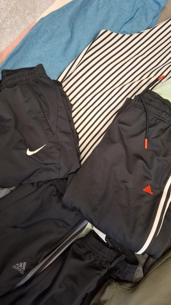 Balík 254/26 – 14 Kg tepláky pro dospělé, 1. a 2. jakost, 38 ks, Originál Anglie