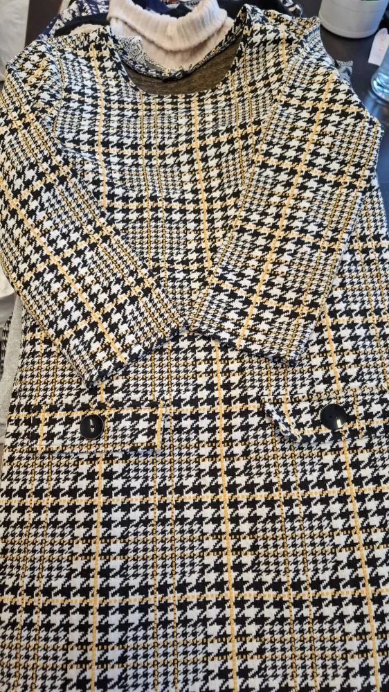 Balík 270/26, 25 kg, dámské úpletové šaty, 1. jakost + cream, cca 62 ks, velikosti S–4XL, Originál Anglie