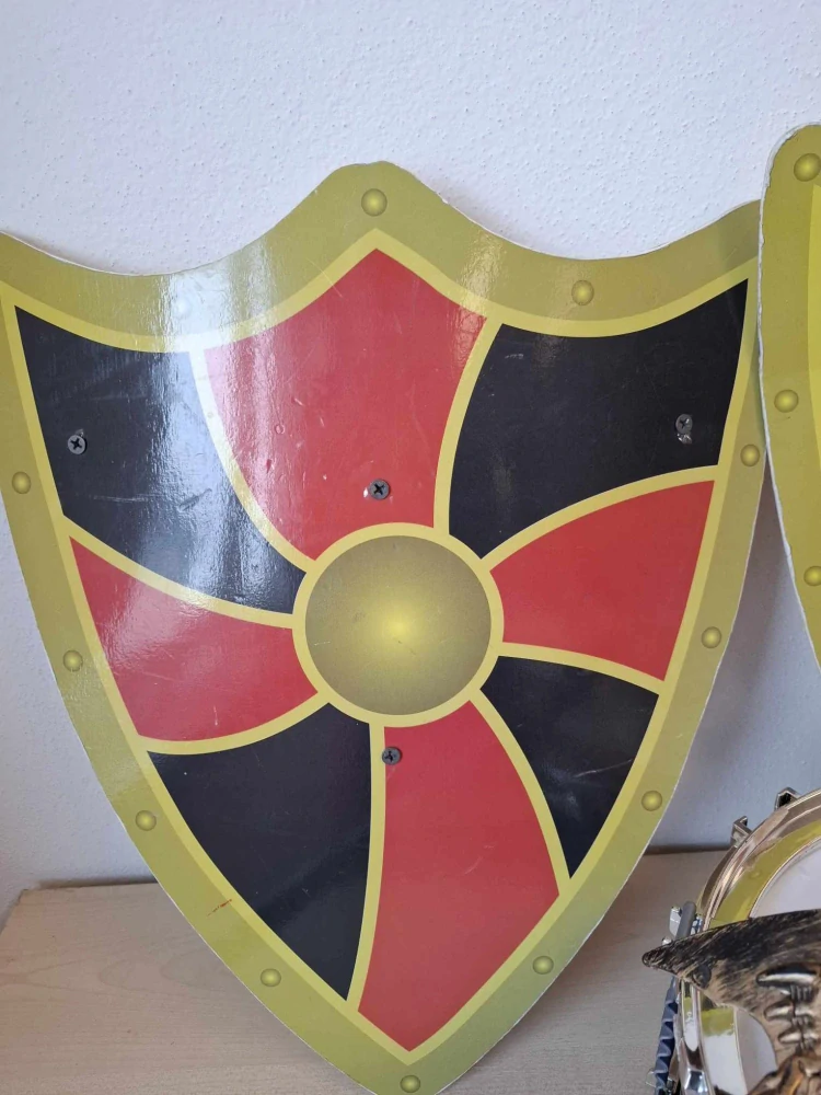 Hračka 1101, 0,88 Kg, Štíty a buben, více používané, ale ještě poslouží