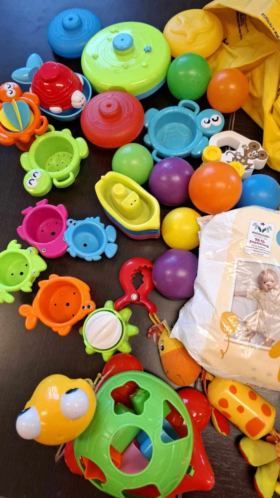 Balík 199/25, 7,2 Kg Hračky pro nejmenší děti, vše používané