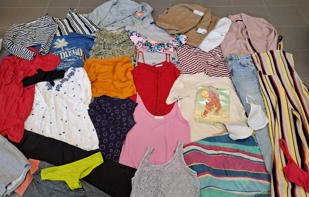 Balík 264/26 – 10 kg, dámský mix XS–L, první jakost, okrajově druhá jakost, 38 ks