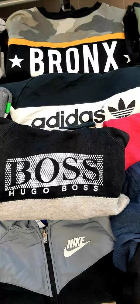 Balík 303, 25 KG ORIGINÁL DĚTSKÉ MIKINY, 1,2,3 JAKOST, CCA 90 KS V BALENÍ