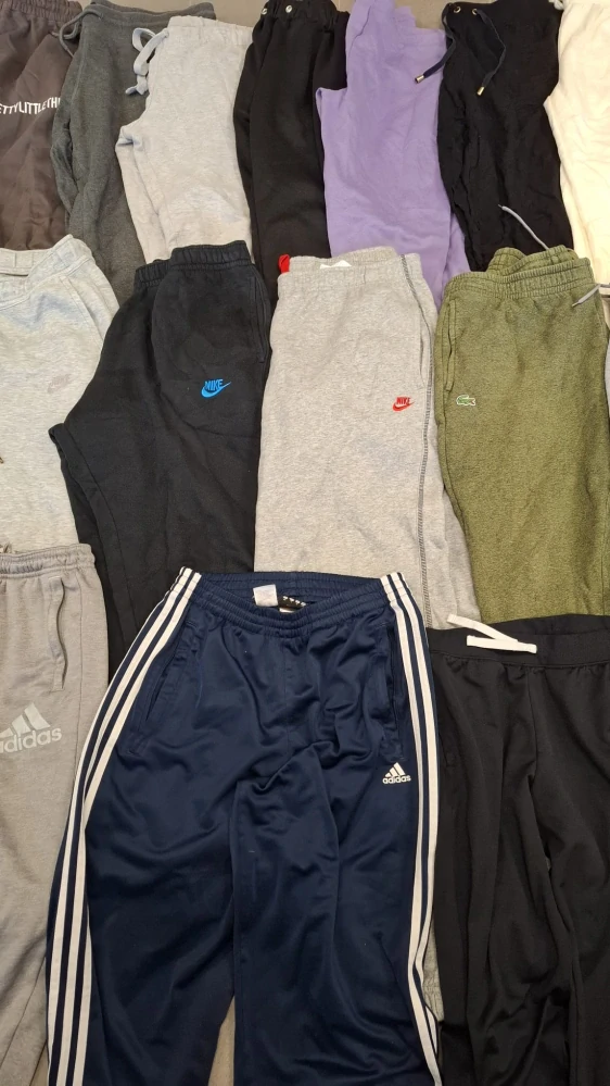 Balík 249/26 – 25 Kg tepláky pro dospělé, 1. a 2. jakost, cca 60-65 ks, Originál Anglie