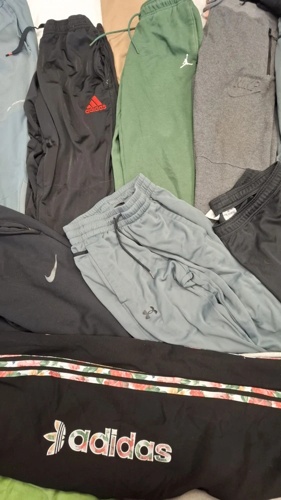 Balík 254/26 – 14 Kg tepláky pro dospělé, 1. a 2. jakost, 38 ks, Originál Anglie